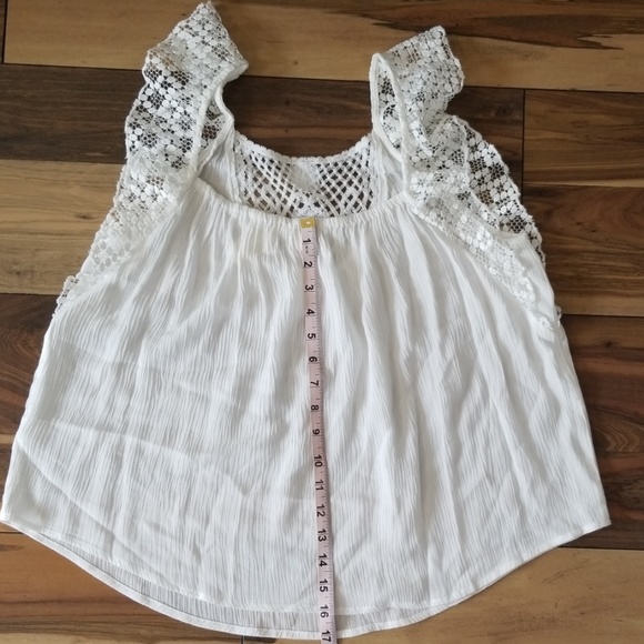 White lace spring top - Picture 5 of 8